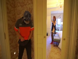 JUL-334 豪乳女神颜瑜 被陌生壮汉拖进暗巷强行拍照 边拍边被爆操到汁液横流